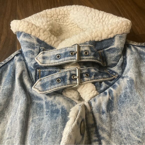 Vintage distressed oversized Sherpa lined denim jacket - Picture 12 of 15